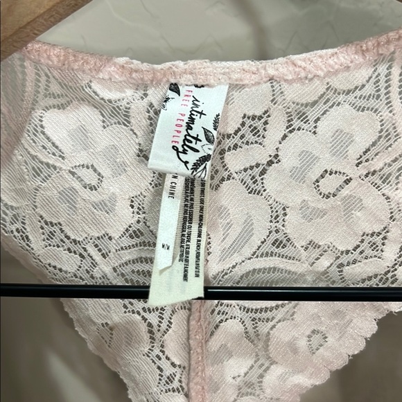 Free People Intimately Pink and Cream Lace Bralettes Bras Bundle Like New Medium - Picture 3 of 15